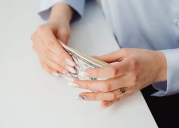 Los Angeles Wage and Hour Lawyer:Protect Your Right to Pay