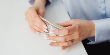 Los Angeles Wage and Hour Lawyer:Protect Your Right to Pay