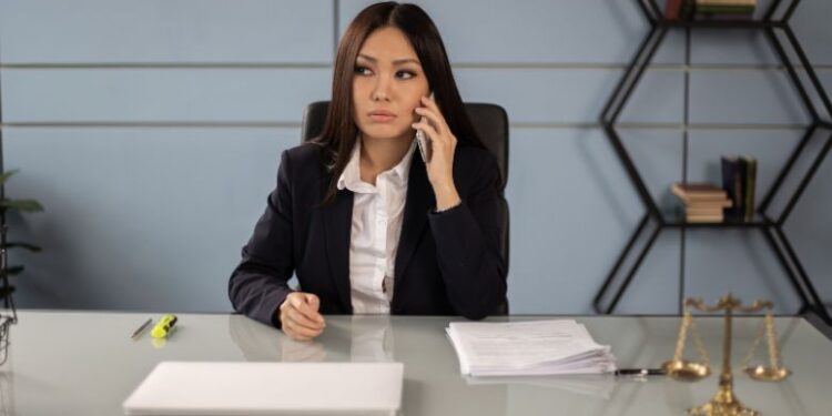 Can You Be Notified of a Lawsuit by Phone? Here's The truth