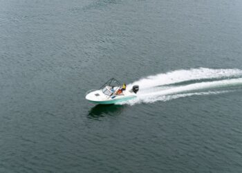 What Determines If a Speed Is Safe for Your Boat? A Guide